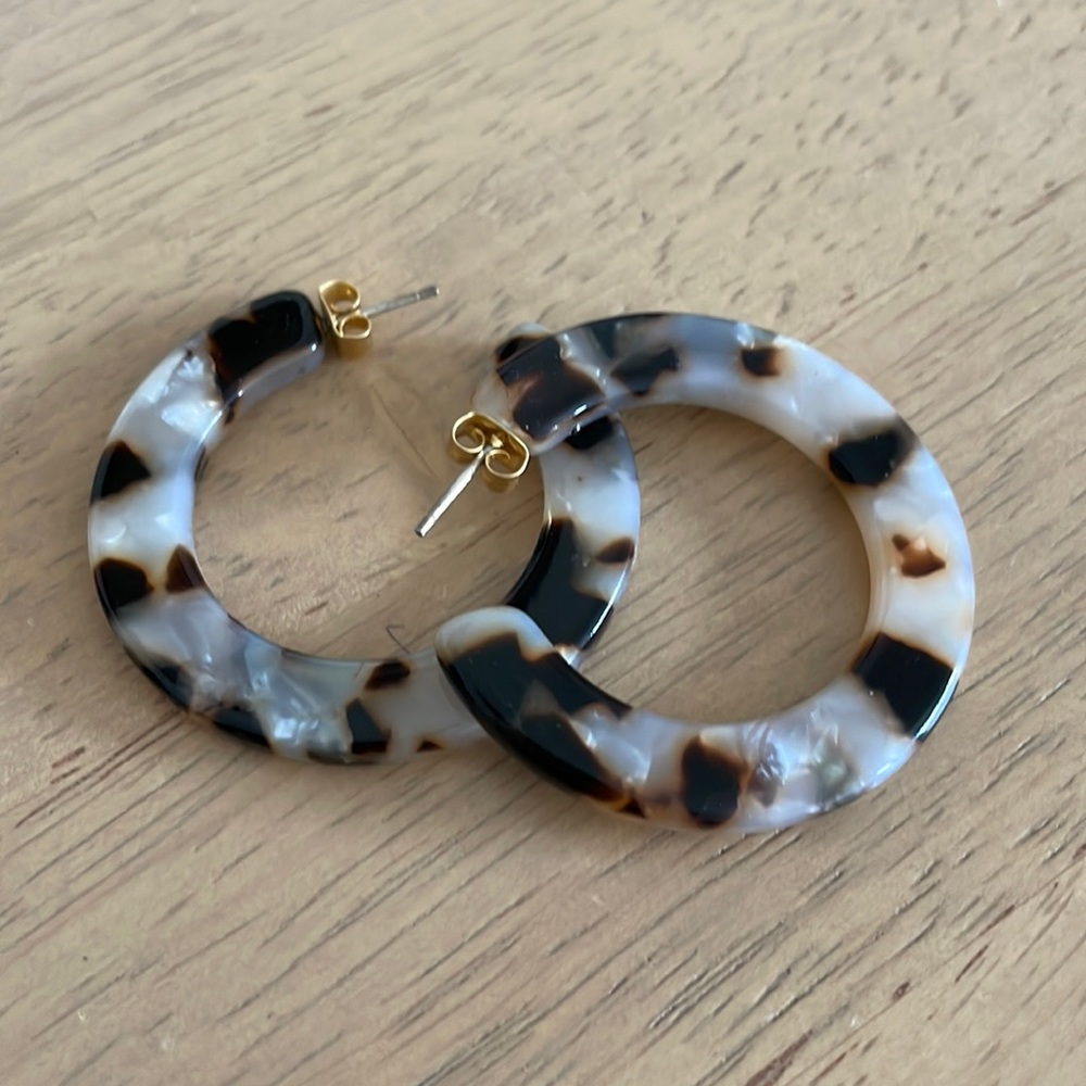 Madewell tortoiseshell hoops
